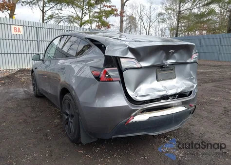 2024 Tesla Model Y Long Range Dual Motor All-Wheel Drive из США, поврежденный, VIN 7SAYGAEE0RF193955